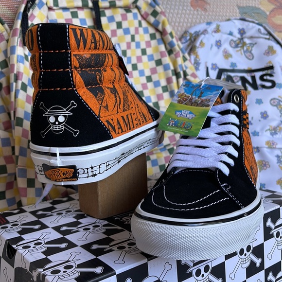 VANS X ONE PIECE COLLABORATION Men’s SKATE SK8-HI SHOE
One Piece Wanted Nami Ora - Picture 10 of 16